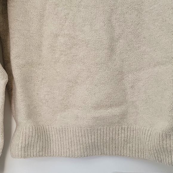 Amazon Essentials Men's Long-Sleeve Soft Touch Quarter-Zip Sweater - Picture 5 of 11